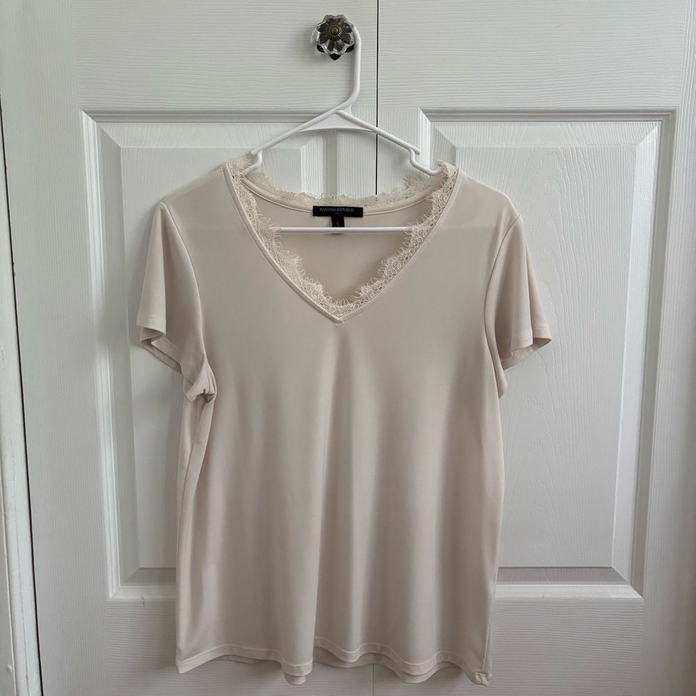 Banana Republic • Lace Trim Tee